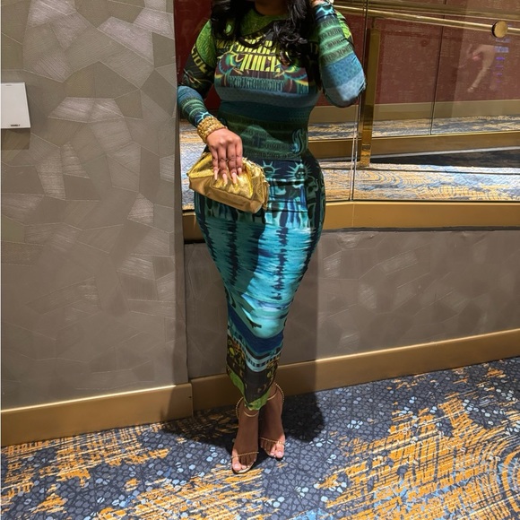 Dress - Picture 2 of 2